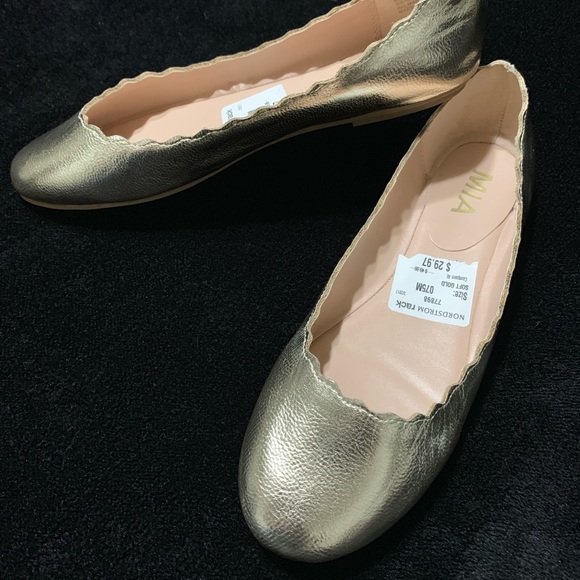 Mia Soft Gold Scalloped Flats - Picture 3 of 4